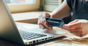 Аферист обманул десятки украинцев на продаже несуществующих товаров в Instagram