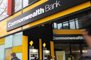 Крупный банк поможет клиентам накопить деньги, анализируя их поведение