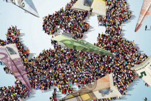 Украинские мигранты перевели на родину крупную сумму денег