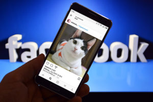 Стало известно, как Facebook использует фото пользователей Instagram