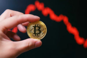 Цена Bitcoin опустилась до минимальных в этом году значений