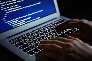 Новый рекламный вирус атакует компьютеры украинцев