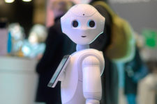 Роботы, биометрия, виртуальная реальность: Казпочта открыла новый офис