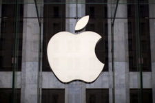 Apple может потерять звание крупнейшей компании мира