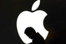 Кошелек Apple Pay заработает еще в двух странах