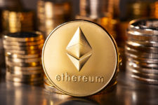 Ethereum демонструє стрімке зростання, обігнавши за темпом Bitcoin