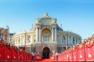 Одесский кинофестиваль станет безналичным