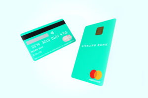 Популярный мобильный банк выпустил карту с необычным дизайном