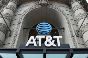 Крупнейший медиаконгломерат обвинили в содействии хищению криптовалют