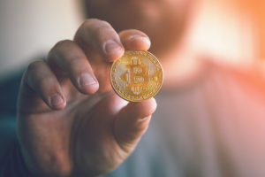 Эксперт рассказал, когда стоит инвестировать в Bitcoin