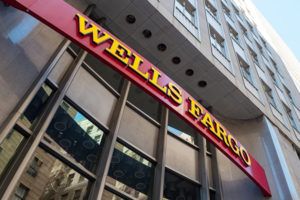 Сотни клиентов крупного банка потеряли жилье из-за сбоя в программе