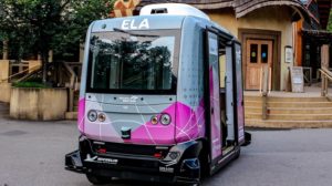 Еще один город будет возить туристов на беспилотном автобусе