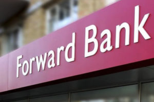 Один из украинских банков предупредил о блокировке ряда услуг