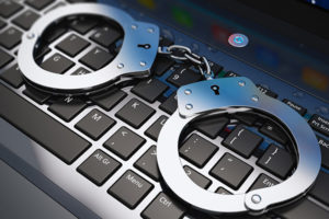 Банковские и личные данные украинцев продавали через Telegram