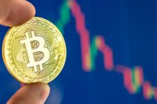 Стоимость Bitcoin не покрывает расходы на майнинг криптовалюты