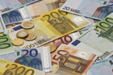 ЕС планирует вытеснить доллар