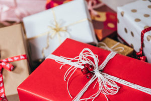 Где покупать новогодние подарки: ТОП маркетплейсов Украины