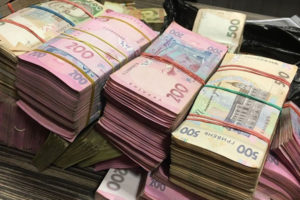 Экс-главу украинского банка подозревают в мошенничестве