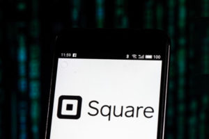 Square выпустит дебетовую карту для предпринимателей