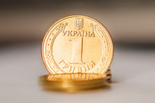 Доллар по 9 грн: Украина попала в ТОП стран с недооцененной валютой