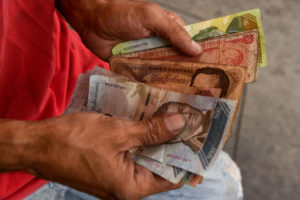 Новый антирекорд: инфляция в Венесуэле составила 1700000%