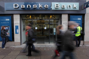 Скандал Danske Bank набирает обороты: кто еще замешан в отмывании денег