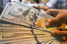ПриватБанк запустил круглосуточный режим покупки валюты для ФЛП