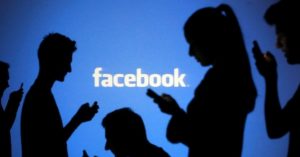 Служба безопасности Facebook шпионит за пользователями