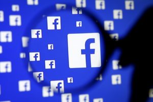 Facebook подал в суд на двух украинцев