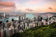 Гонконг начал выдавать лицензии виртуальным банкам