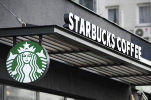 Starbucks инвестирует $100 млн в ритейл-стартапы