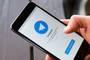 Реакції, прихований текст, переклад та QR-коди: які нові функції з'явилися у Telegram