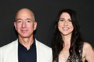 Как разделили деньги Джефф и Маккензи Безос — детали развода
