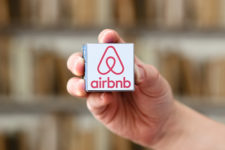 Сервис Airbnb можно будет оплатить криптовалютой