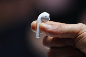 Amazon выпустит аналог AirPods с голосовым помощником