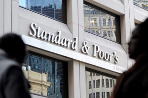 Гривна падает, ВВП растет: агентство S&P дало прогноз на несколько лет