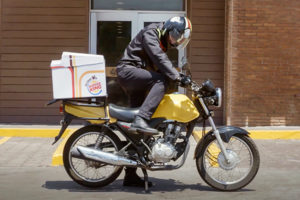 Водителям в пробках будут доставлять еду из Burger King