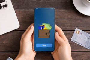 Первый банк в ЕС протестирует прием платежей со смартфона
