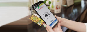 Смартфон вместо терминала: в Украине представлен новый формат платежей