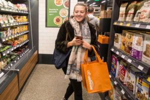 Эффект Amazon: все больше магазинов хотят избавиться от касс