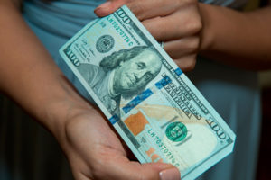 Курс доллара продолжает расти: в НБУ прокомментировали ситуацию