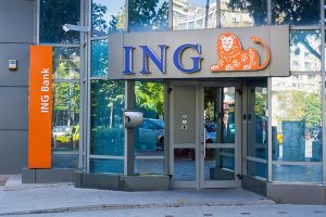 Как дома: крупный банк Европы видоизменяет свои отделения (видео)