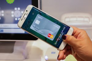 Новые возможности Samsung Pay: кредиты и кредитные карты