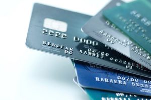 Платежи в интернете и бесконтакт: как украинцы пользуются банковскими картами в 2020 году