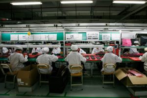 Сотни школьников были незаконно привлечены к сборке продукции Amazon