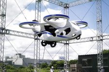 В Японии представили прототип летающего автомобиля