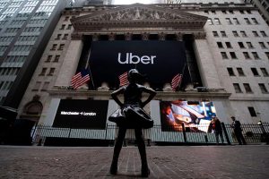 Сервис такси Uber потерпел рекордные убытки