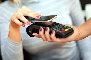 Украинцы хотят платить смартфонами — UPC