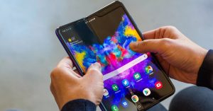 В Украине стартовали предзаказы нового смартфона Samsung со складным дисплеем