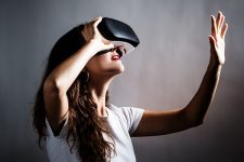 Мировые расходы на VR-гаджеты вырастут в 4 раза всего через 10 лет